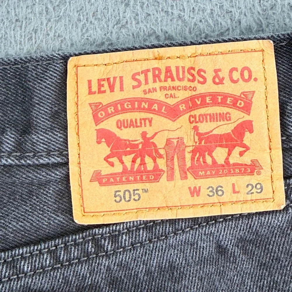 Levi's 505 Regular Fit Jeans Mens 36x29 Black Faded Straight Leg‎ Denim